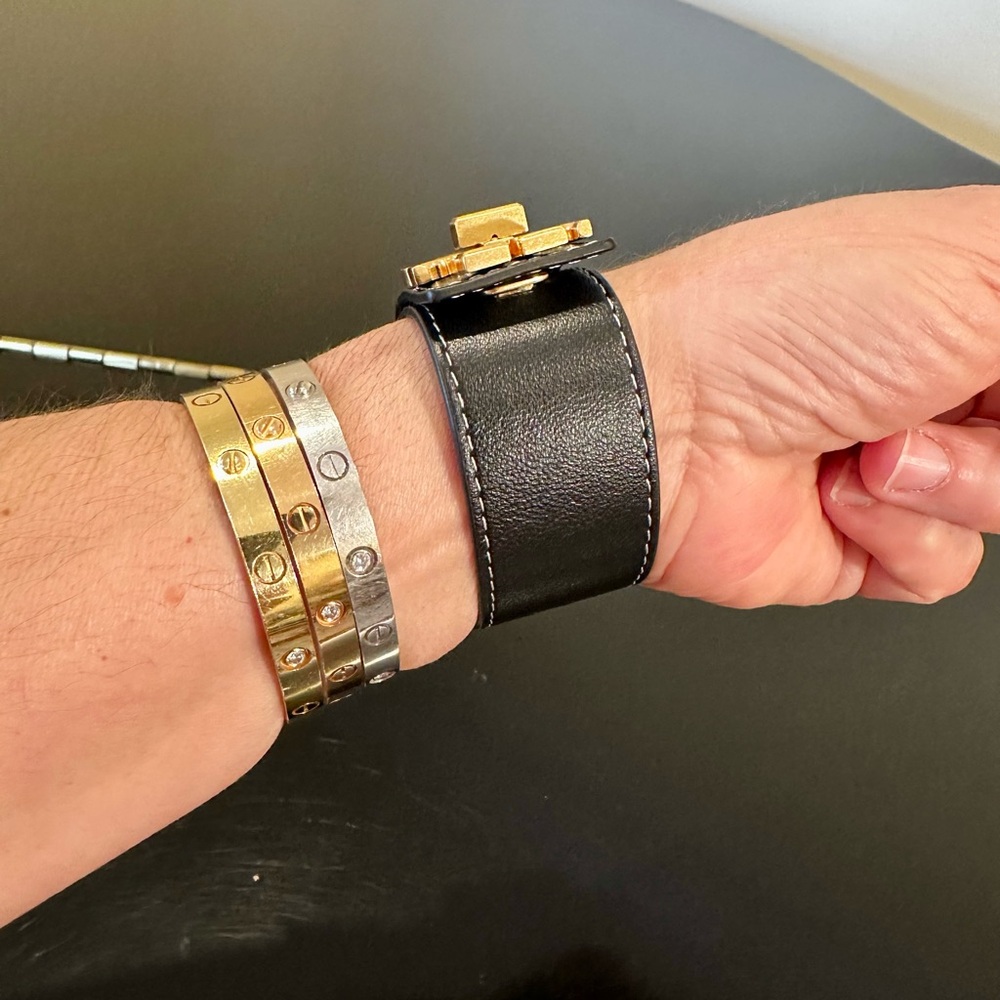 Tory Burch Authentic Luxe NWT Timeless Black Kira Turn-Lock Leather Bracelet - Picture 6 of 17